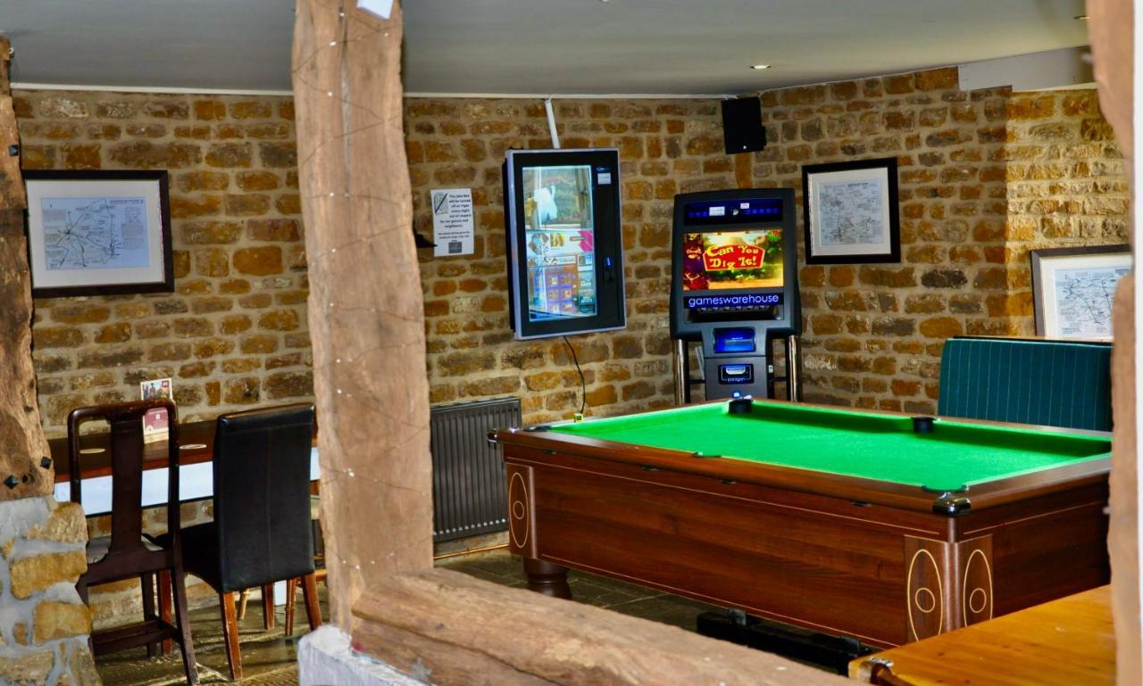 The Hollybush Inn And B&B Priors Marston Exterior foto