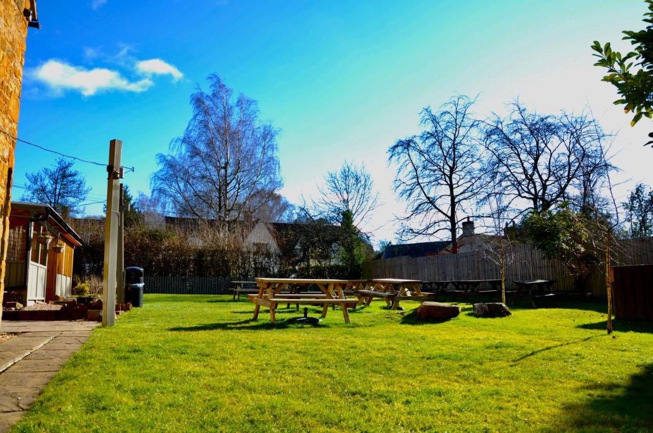 The Hollybush Inn And B&B Priors Marston Exterior foto