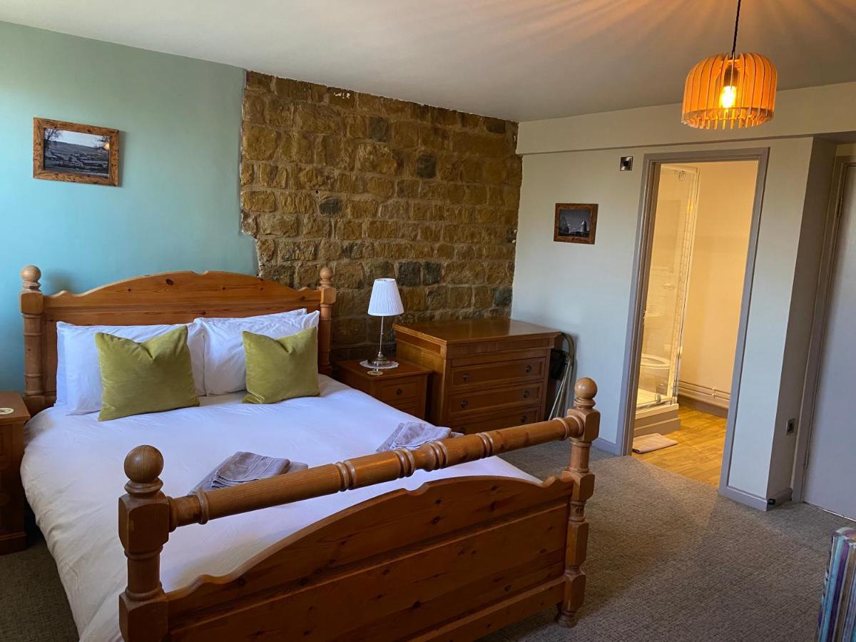 The Hollybush Inn And B&B Priors Marston Exterior foto