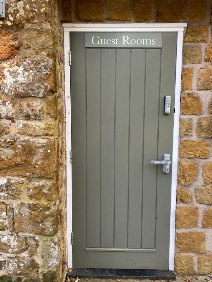 The Hollybush Inn And B&B Priors Marston Exterior foto